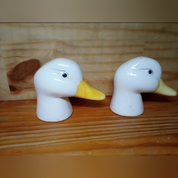 Vintage Unbranded Duck Head Salt And Pepper Shaker Set - Picture 3 of 5